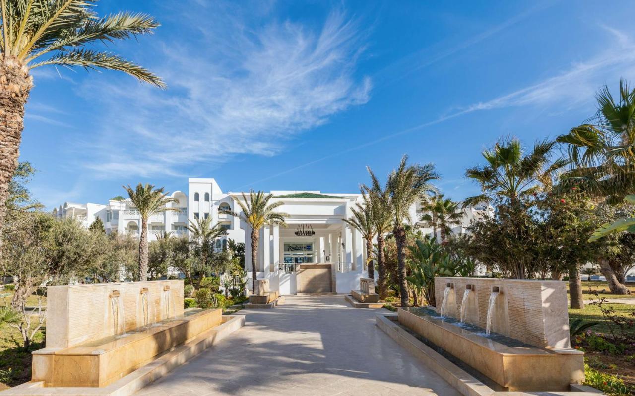 ラディソン ブル リゾート＆タラソ ハンマメット エクステリア 写真 The entrance of the hotel