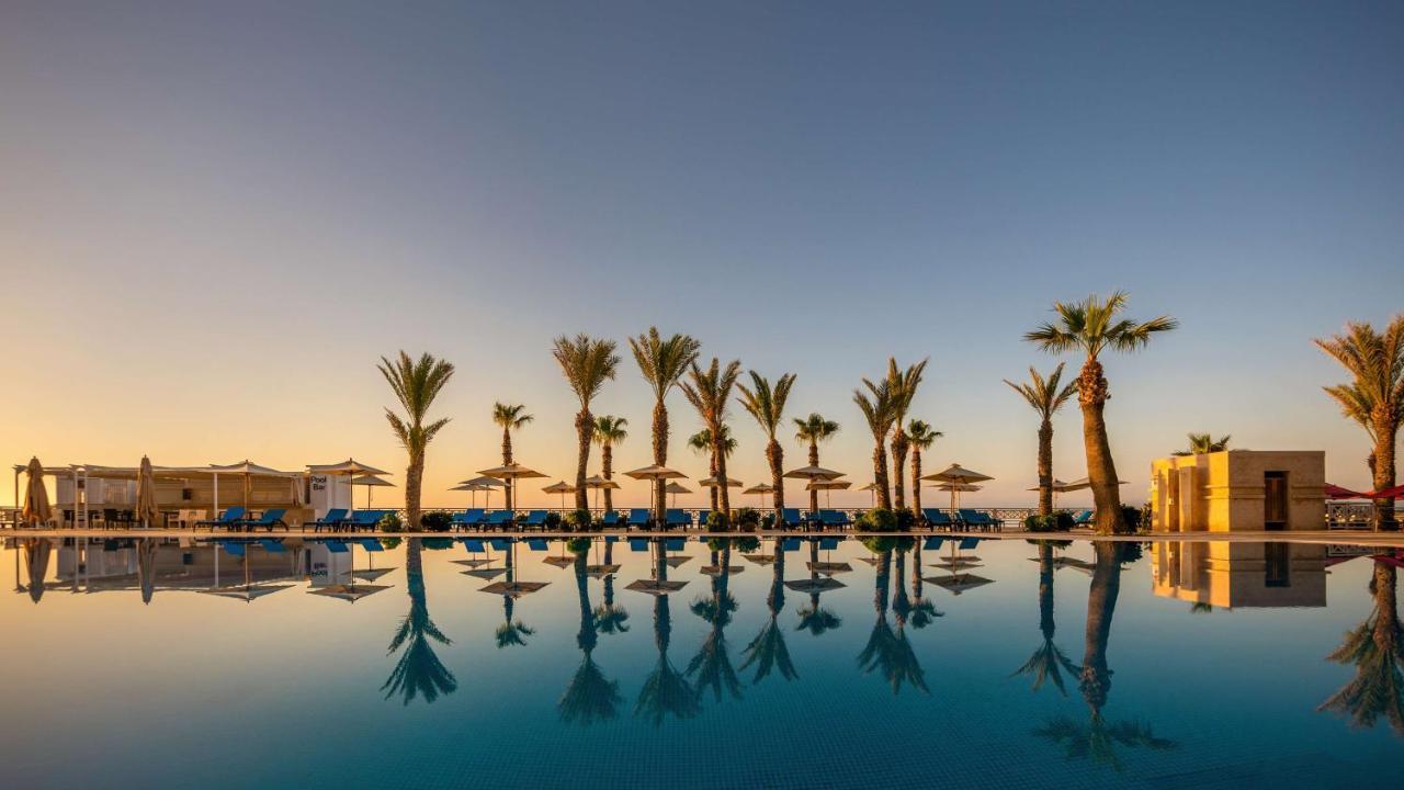 ラディソン ブル リゾート＆タラソ ハンマメット エクステリア 写真 The pool at the Royal Beach Palace