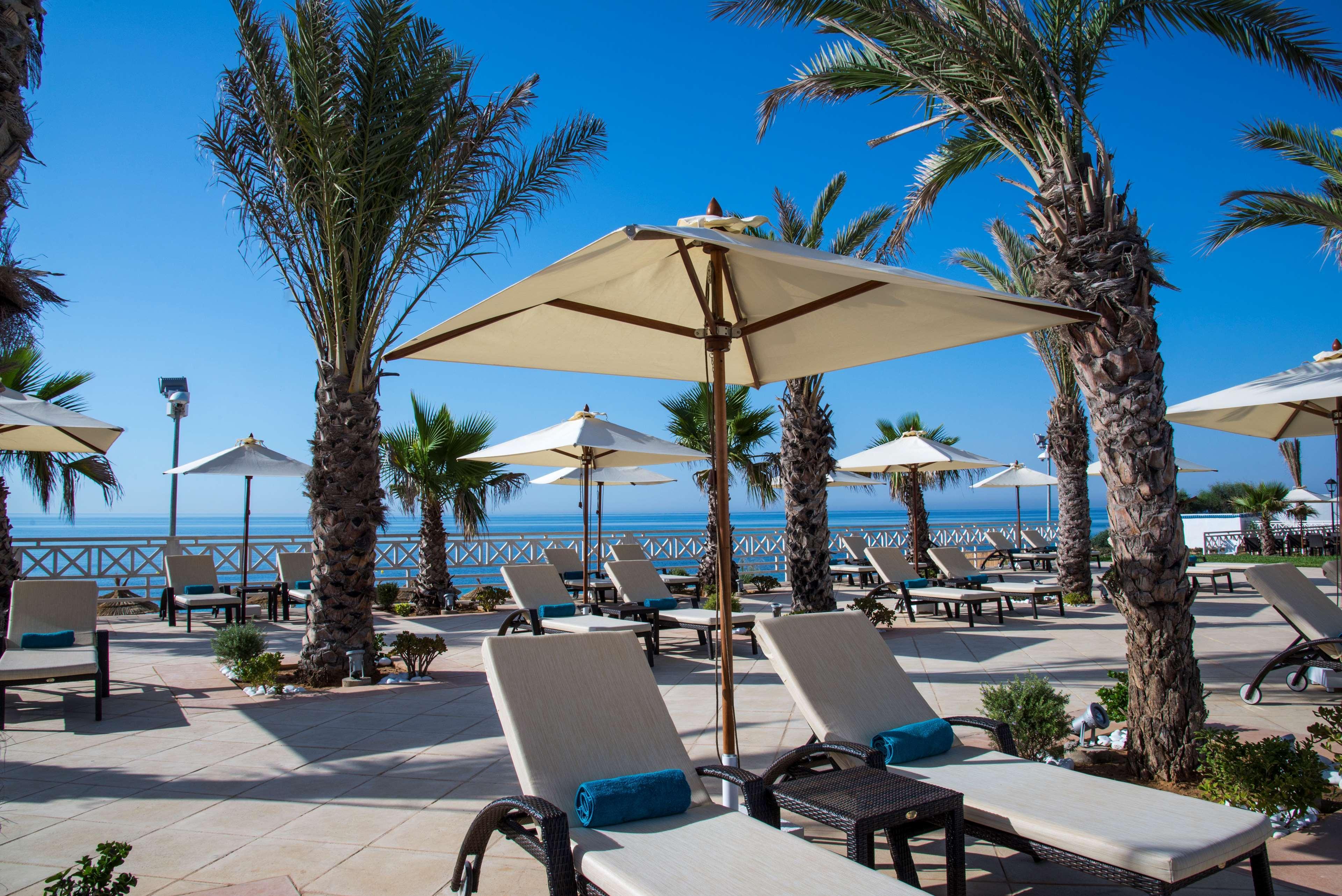 ラディソン ブル リゾート＆タラソ ハンマメット エクステリア 写真 The beach at the Hilton Tel Aviv